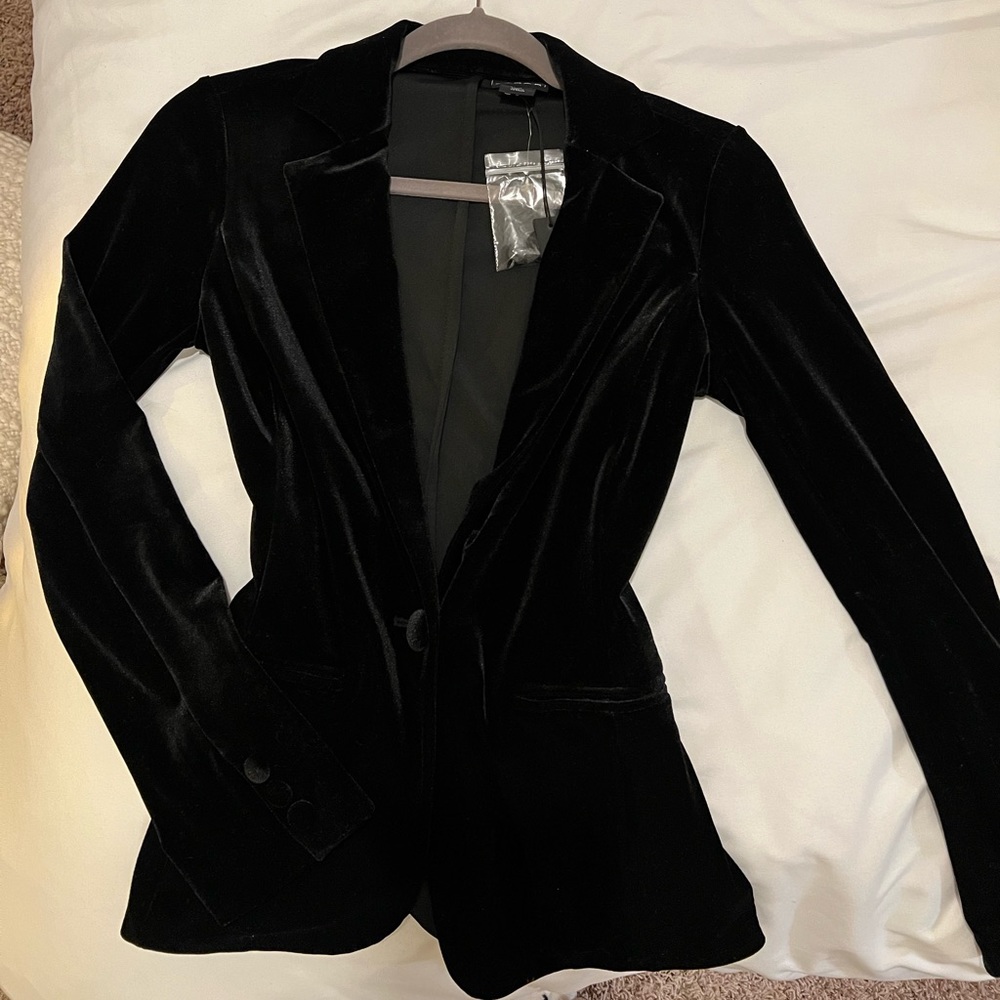 NWT TAHARI VELVET BLACK BLAZER